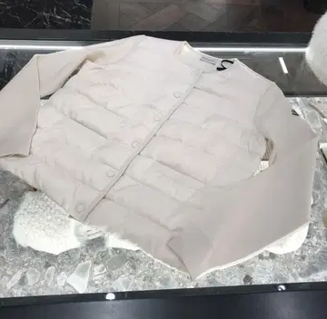 몽클레어 화이트 다운 가디건