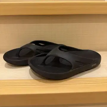 우포스 샌들 25cm
