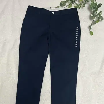새상품급 NEW BALANCE 여성용 네이비 슬림핏 팬츠