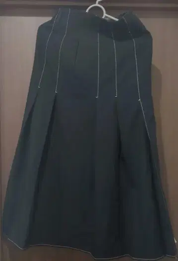 UNITED TOKYO 블랙 플레어 스커트