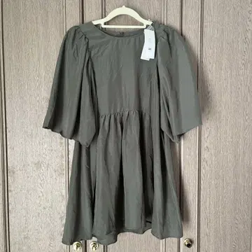 글로벌 워크 사라사라 플레어 블라우스
