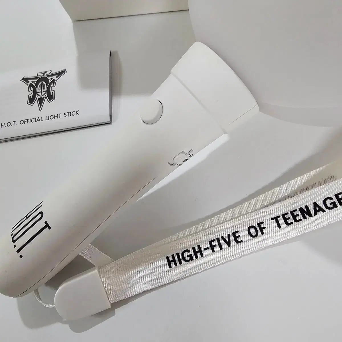 H.O.T. h.o.t lightstick h.o.t moon hee jun jang woohyuk an seungho an  chilhyun lee jaewon #H.O.T.,#에쵸티,#에이치오티 on Bunjang Global Site.