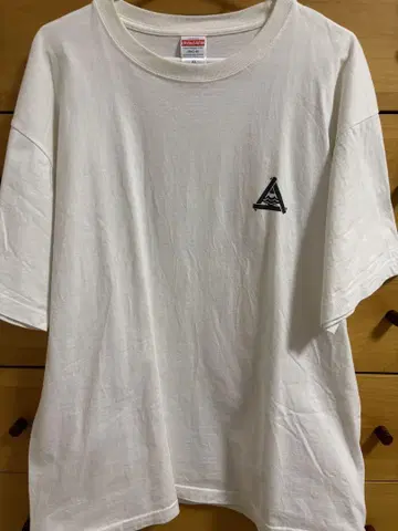 하루카미라이 United Athle XL 화이트 로고 티셔츠