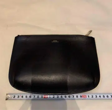 A.P.C 아페쎄 클러치백 블랙