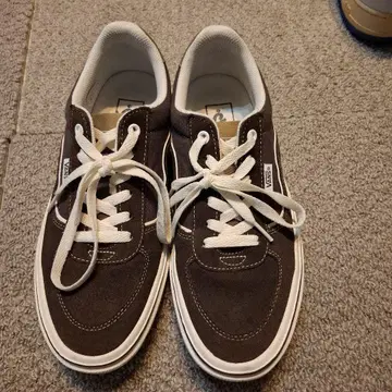VANS 브라운 스웨이드 스니커즈