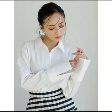 anuans 아누아스 MANY WAY 블라우스 화이트