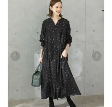 어반 리서치 로쏘 도트 플라워 V넥 원피스