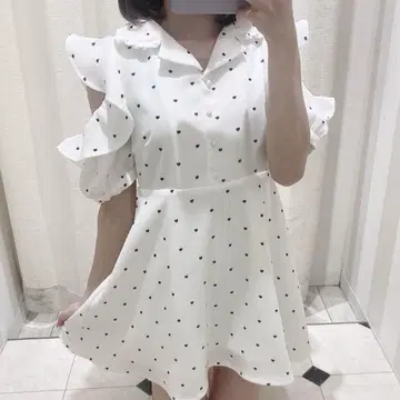 evelyn 에블린 오픈 카라 하트 올인원 화이트