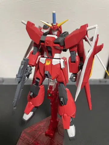 세이버 건담 HG