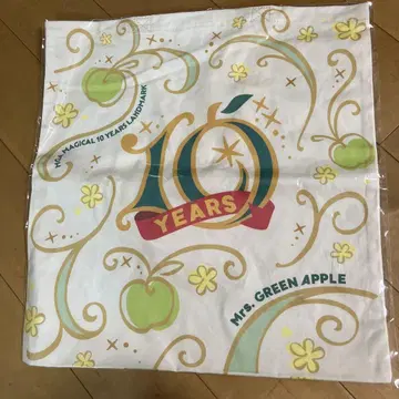 Mrs.GREEN APPLE 10YEARS 토트백 화이트