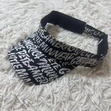 먼싱웨어 여성용 선바이저 올 패턴 화이트 블랙