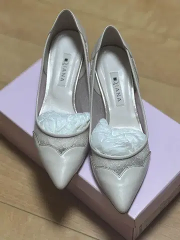 DIANA 로우 힐 펌프스