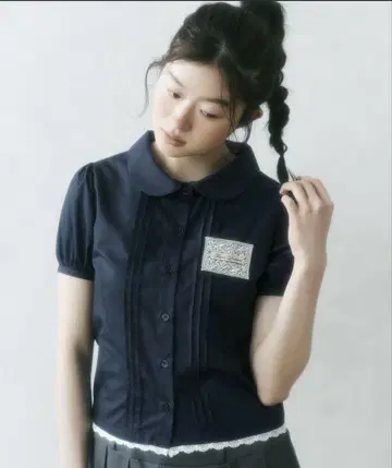 FCMM [일본 한정판] TAG BLOUSE / 태그 블라우스