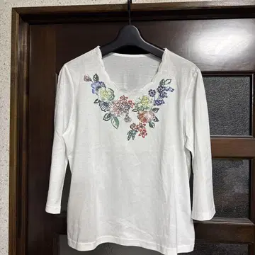 ALTMODER 자수 장식 상의