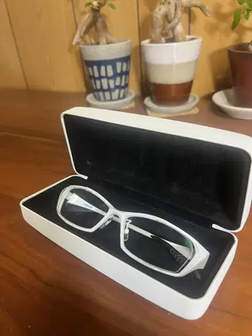 화이트 메가네이치바 안경 스포츠 케이스 포함