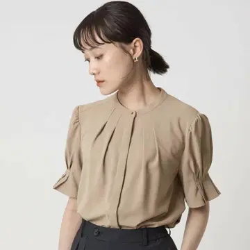 그린 라벨 릴랙싱 소매 턱 숏 슬리브 블라우스 모카