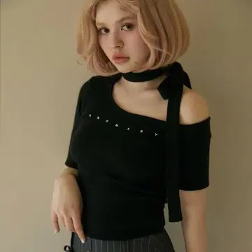 앤드메리 나나 리본 원숄더 톱