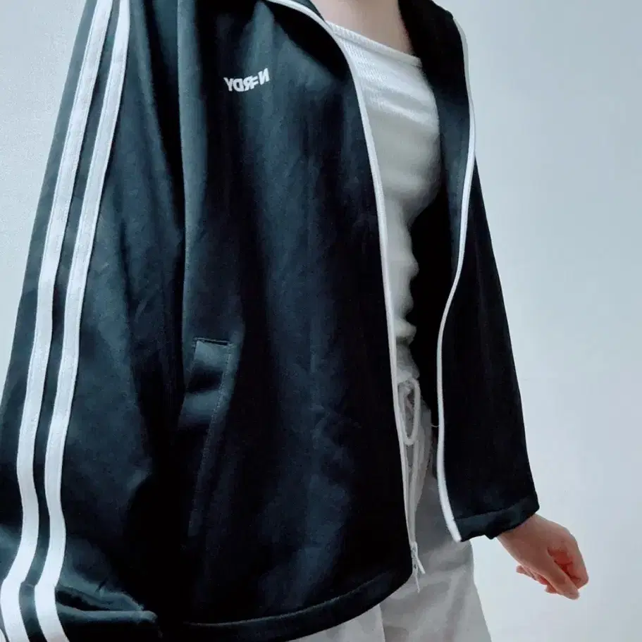 ☆NERDY☆ Women's Race NY Track Top Black Cream