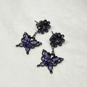 ANNA SUI 나비와 꽃 디자인 귀걸이 (양쪽 귀용)