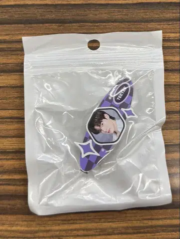 DMD Glow Up Tee Tee HAIRCLIP 헤어 클립
