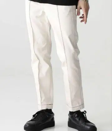 STUDIOUS 치노 스티치 슬랙스 팬츠 SIZE 2 화이트