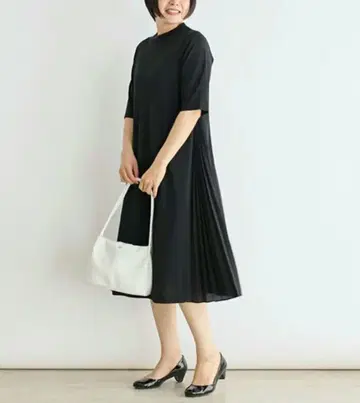 강한 꼬임 스무스 겨드랑이 플리츠 오분 소매 원피스