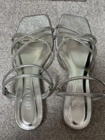 루타론 3.5cm 스퀘어 2WAY 샌들 M 사이즈 실버 23.5cm