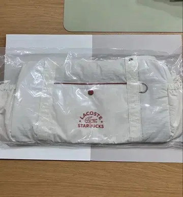 스타벅스 라코스테 콜라보 백 아이보리