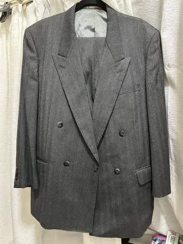 도큐 더블 브레스트 수트 고급스러움 가격 인하 가능