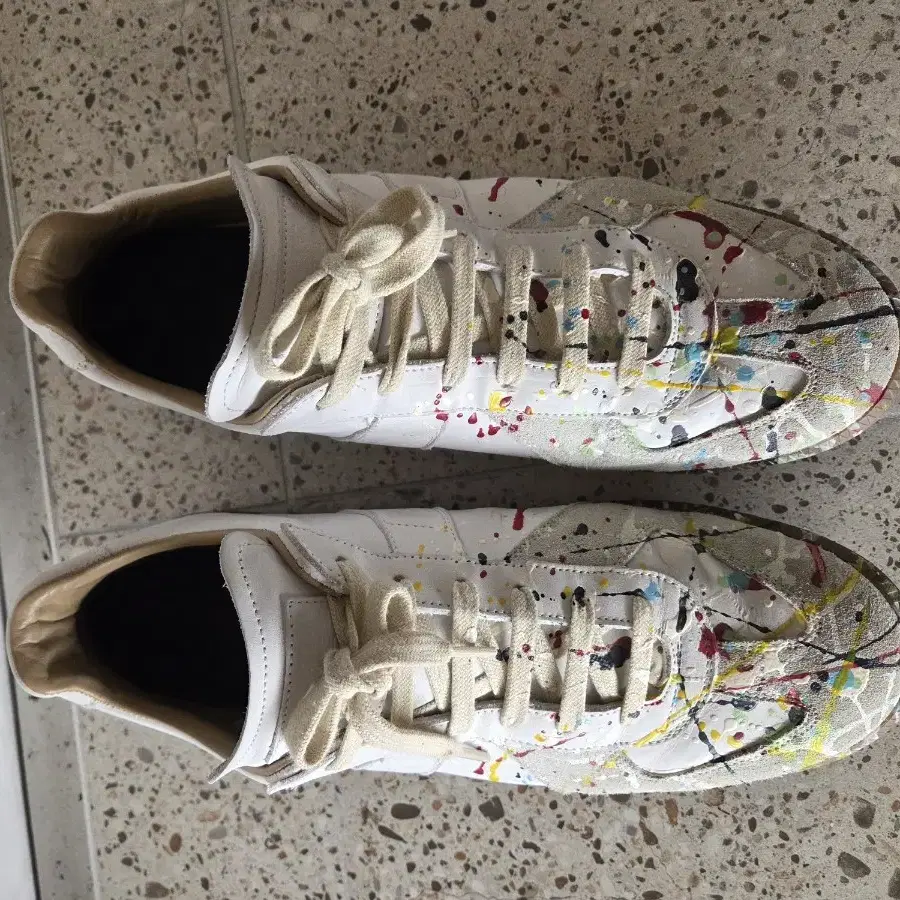 ★人気★【MAISON MARGIELA】★Painted German Army Sneaker.s★ We Compared the Maison Margiela Germany Army Trainers to