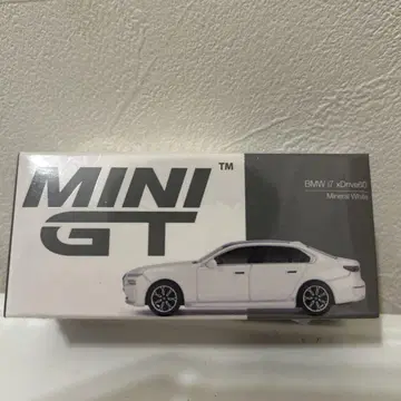 MINI GT BMW i7 xDrive60