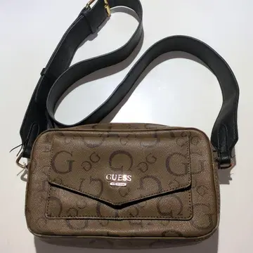 GUESS 브라운 숄더백