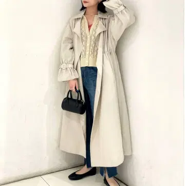 LOWRYS FARM 드로스트 유르트 트렌치코트 아이보리 F