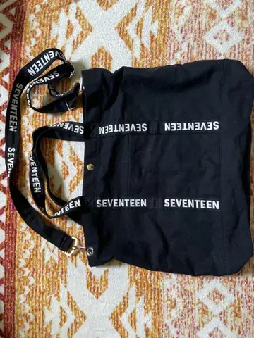 세븐틴 토트백