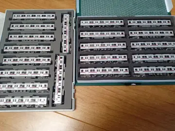 토죠선 도부 10000형 미갱신 차량과 갱신 차량 20량 세트