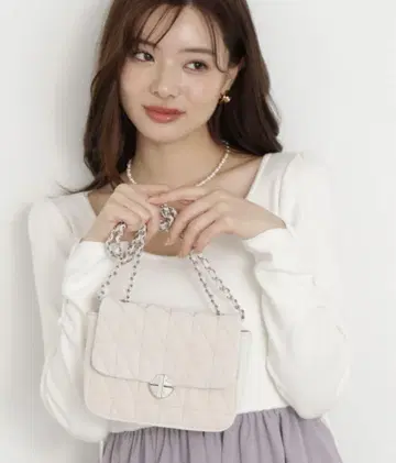 파우더 터치 퀼트 미니 숄더