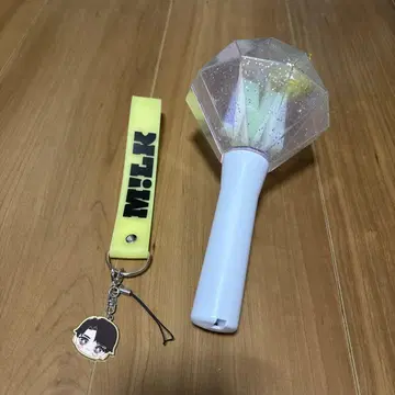 MILK 응원봉 & 키링