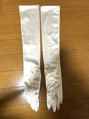오센틱 화이트 새틴 롱 그로브 웨딩