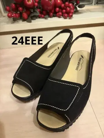 COULEUR VARIE 크롤 발리에 샌들 24EEE 블랙