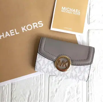 새상품 마이클코어스 MICHEAL KORS 그레이 키케이스