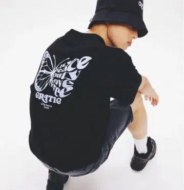 CRITIC 크리티크 BUTTERFLY T-SHIRTS 티셔츠 M