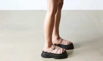 Dr.Martens MATTISON 슬라이드 샌들