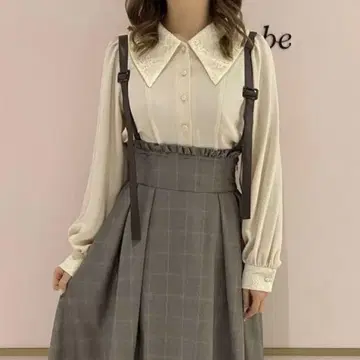 Maison de FLEUR canone 세실의 삼각형 옷깃 블라우스