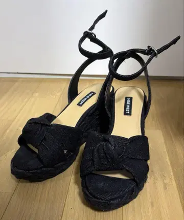 NINE WEST 블랙 데님 웨지솔 샌들