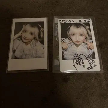 밈 도쿄 MEW 폴라로이드 사인