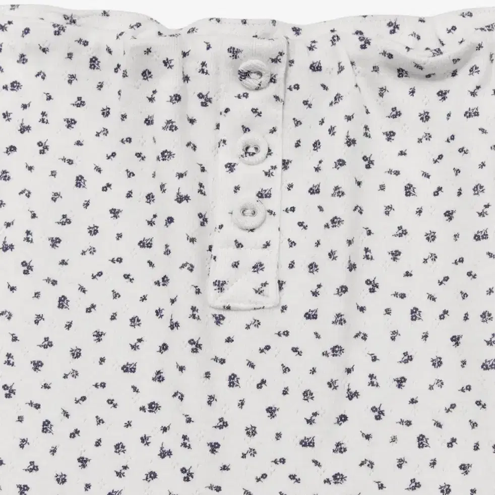 Glowny Province Eyelet Mini Skirt on Bunjang Global Site.