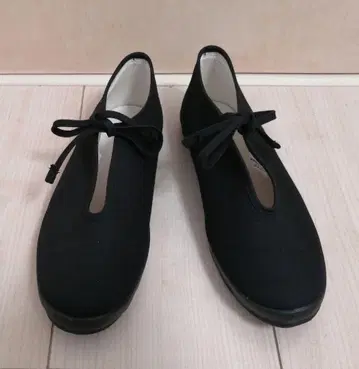 새상품급 문스타 LITE PRIM 스니커즈 BLACK 23.0cm