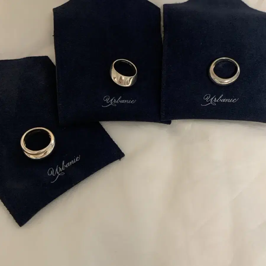 Urbanic 30 ♥ Band Ring / 追跡付 No. 11) Urbanic30 Band Ring on Bunjang Global Site.