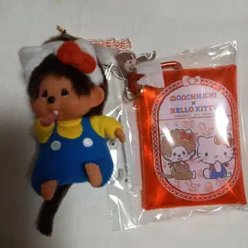 몬치치 x 헬로키티 스트랩이 달린 봉제 인형