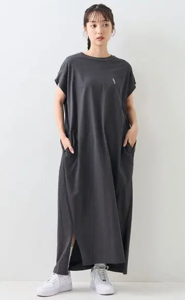 아메리카나 슬리브리스 와이드 원피스 솔기